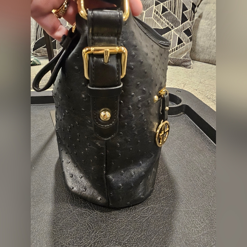 Gianni Bernini Black Vegan Leather Ostrich Embossed Adjustable Crossbody Bag - Picture 6 of 11